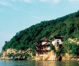 馬鞍山采石風(fēng)景名勝區(qū) 詩情畫意中的長(zhǎng)江明珠